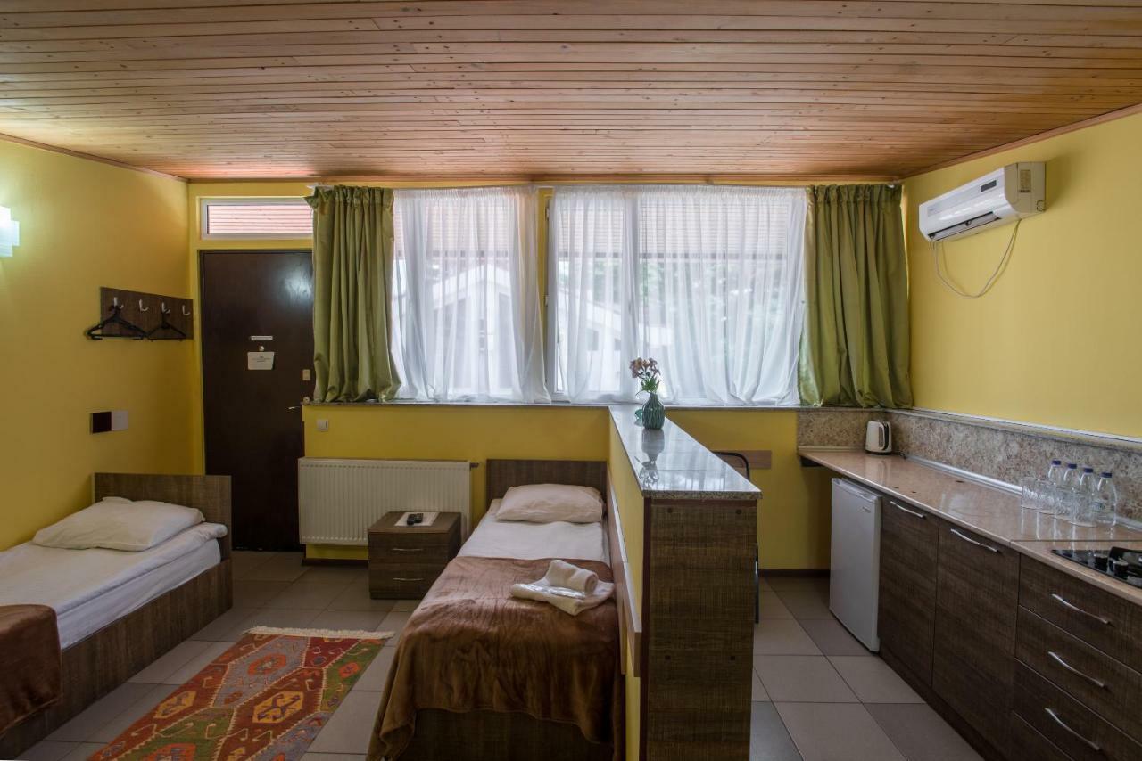 Accent Hotel Тбилиси Экстерьер фото