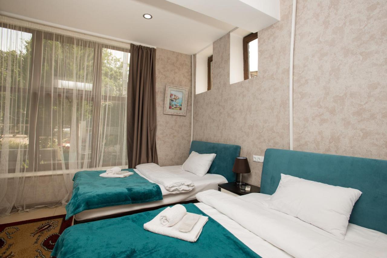 Accent Hotel Тбилиси Экстерьер фото